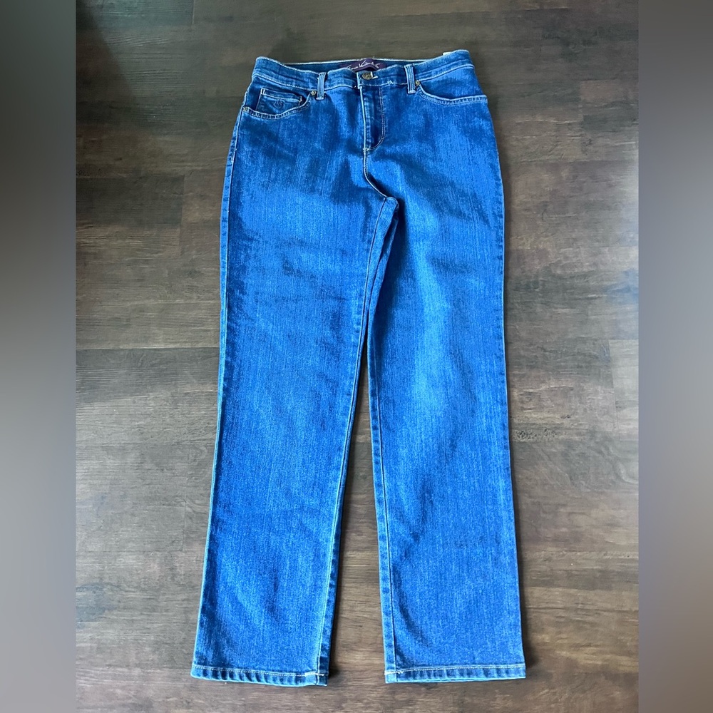 Gloria Vanderbilt Blue Jeans size 8 straight Leg high waist